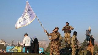 Esad Rejimi Yıkıldı, Şam Meydanında Zafer Kutlamaları Sürüyor