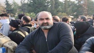 Esad rejimine malını kaptırıp canını zor kurtarmıştı, güle oynaya tekrar ülkesine döndü