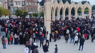 Esad rejiminin çöküşü Şanlıurfada kutlanıyor