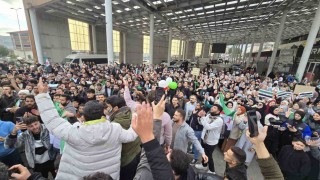Esed rejimi çöktü, Karabükteki Suriyeliler kutlama yaptı