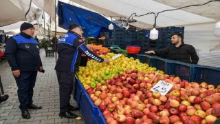 Esenyurtta güvenli alışveriş için pazarlar denetleniyor