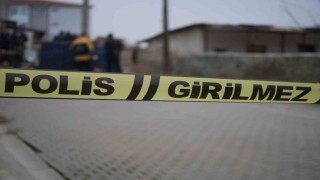 Eşiyle gönül ilişkisi olduğu iddiasıyla kurşun yağmuruna tuttu