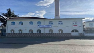 Eskişehirdeki Yavuz Camiinin duvarına “Bence affeder, gel konuş istersen” pankartı asıldı