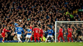 Everton - Liverpool derbisi ertelendi