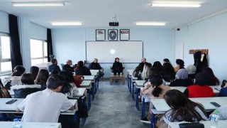 Gazeteciler, yüksekokul öğrencilerine tecrübelerini anlattı