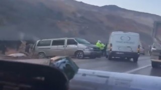 Gaziantepte işçi servisi ile tır çarpıştı: 2 ölü, 7 yaralı