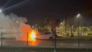 Gaziantepte seyir halindeki araç alev alev yandı