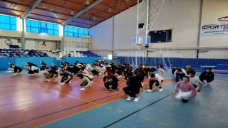 Gediz Gençlik Spor Müdürlüğünde kurslar devam ediyor