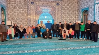 Gedizde aileler namazda buluştu, Filistin için dualar edildi