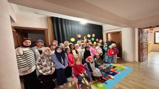 Gedizde genç gönüller çocuk gönüllerle buluşuyor