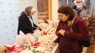Geleneksel Alışveriş Şenliği ile üniversiteli kızlara burs fonu oluşturulacak