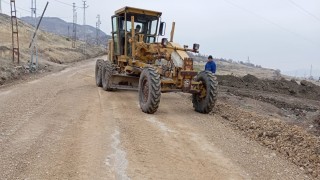 Gölbaşı ilçesinde yollar onarılıyor