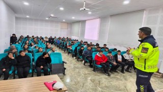 Gölbaşında öğrencilere yönelik trafik eğitim semineri