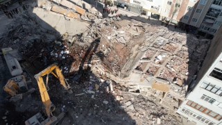 Güngörende çöken 5 katlı binanın bitişiğindeki 2 bina tahliye edildi