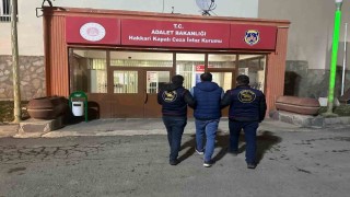 Hakkaride çeşitli suçlardan aranan bin 445 kişi yakalandı