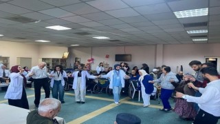 Halis Toprak Huzurevinde Sıra Gecesi eğlencesi düzenlendi