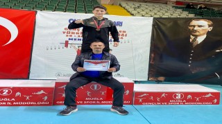 Halterde Enes Efe Aydın Türkiye 3. oldu