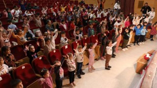 Hatay Büyükşehir Belediyesi'nden Çocuklara Tiyatro Şöleni