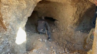 Hatayda inşaat çalışmaları sırasında bulunan kaya mezar odaları görüntülendi