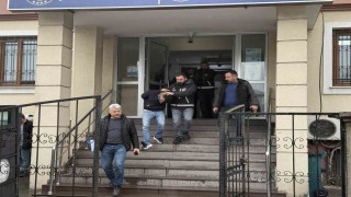 Hedefi şaşırıp 112 acil personelini vuran şüpheliler adliyede