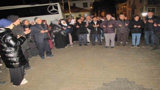 Hisarcıkta 31 kişilik umre kafilesi dualarla uğurlandı