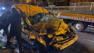 Hopada feci kaza... Kontrolden çıkan araç dereye uçtu: 1 ölü, 2 yaralı