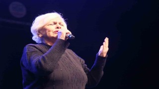 Huri Sapan, 55 yıllık sanat yaşamını anlamlı bir konser ile noktaladı