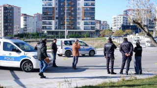 Husumetliye silahlı saldırı kamerada: 2 yaralı