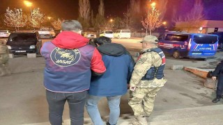 Iğdırda 9 yıl kesinleşmiş hapis cezası bulunan cezaevi firarisi tutuklandı