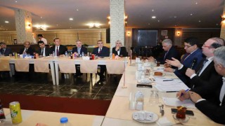 İl danışma kurulu üyeleri, Erzurumun gelişimine katkı sunmak için bir araya geldi