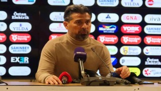 İlhan Palut: Maçı kaybedecek kadar negatif bir oyunumuz yoktu