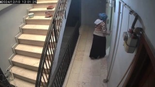 İnegölde hırsızı köpek engelledi...O anlar kamerada