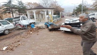 Ispartada freni boşalan kamyon ortalığı savaş alanına çevirdi