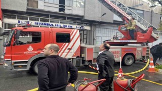 İstanbul Bahçelievlerde korkutan iş yeri yangını