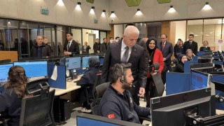 İstanbul Valisi Davut Gül, 112 Acil Çağrı Merkezinde çalışanların yeni yılını kutladı