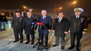 İstanbul Valisi Davut Gülden denetim yapan polis ekiplerine ziyaret