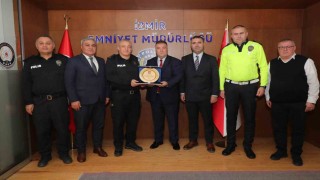 İzmir Şoförler Odasından Emniyet Müdürü Celal Sele teşekkür ziyareti
