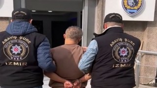 İzmirde kadını silahla ağır yaralayan zanlı polise çatıdan da ateş açtı