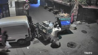 İzmirde korku dolu anlar: Yol verme tartışmasında ateş açtı