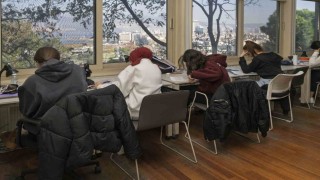 İzmirin kütüphaneleri binlerce genci ağırlıyor