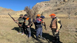 Jandarma avcılara göz açtırmıyor