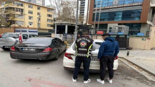 Kadıköyde polisten kaçan otomobil sürücüsüne 76 bin lira ceza uygulandı