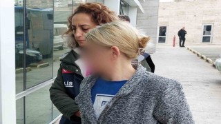 Kadın kar maskesi takıp komşu kadının bileziklerini gasp etti