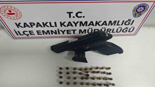 Kapaklıda polis ekipleri ruhsatsız tabanca ele geçirdi