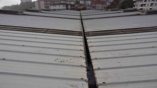 Kapalı pazar çatısında bakım ve onarım çalışması yapıldı