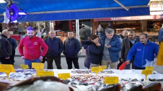 Karadenizin incisi hamsi, palamudun tacını geri aldı: Tezgahın gözdesi hamsi