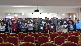 Karamanda öğrencilere Kuran-ı Kerim hediye edildi