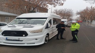 Karsta okul servislerine trafik denetimi