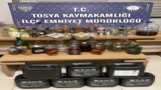 Kastamonuda yılbaşı öncesi kaçak alkol operasyonu: 3 gözaltı