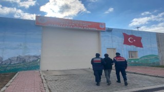 Kasten yaralama suçundan aranan şahsı jandarma yakaladı